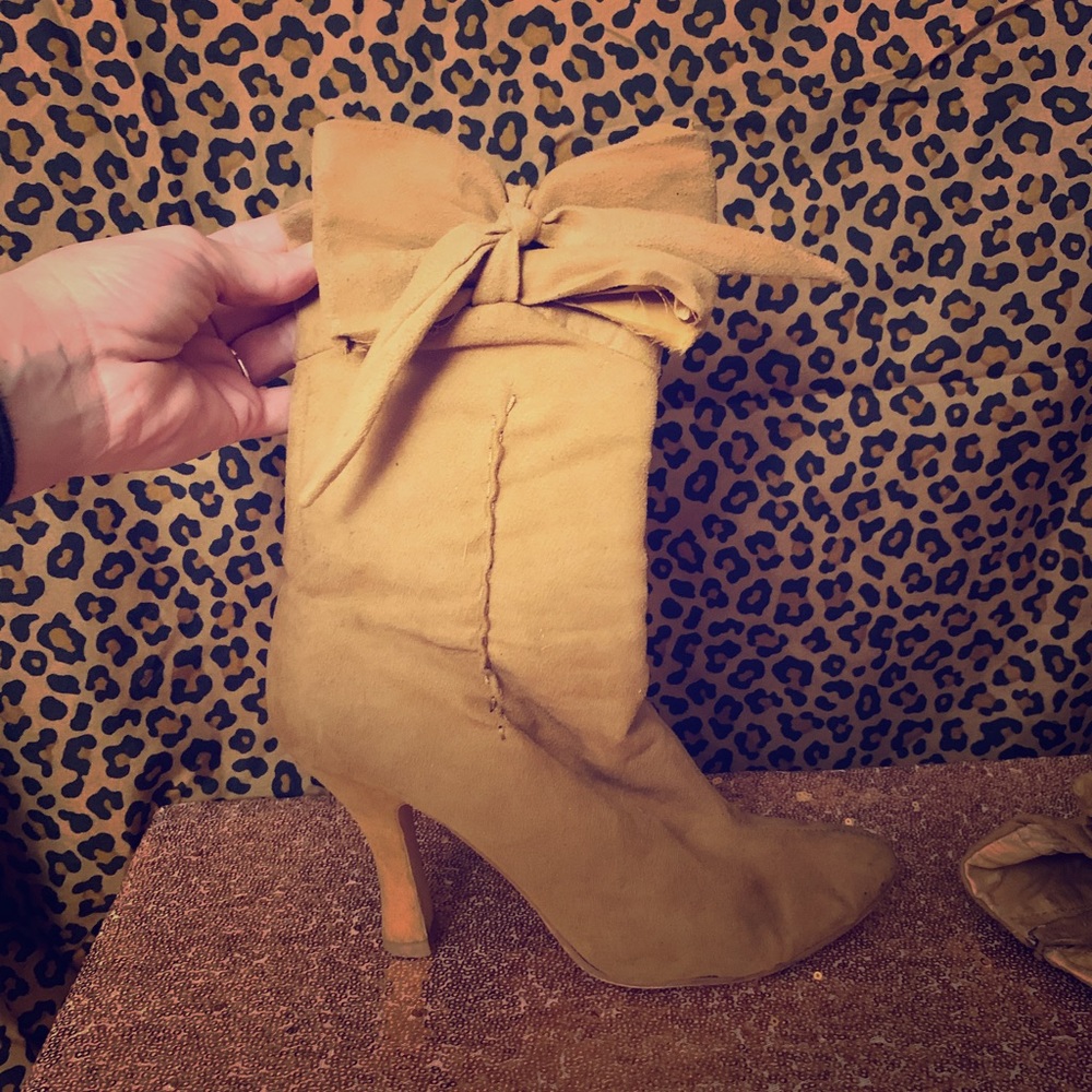 Tan Booties with Bow! size 39 (US 9)